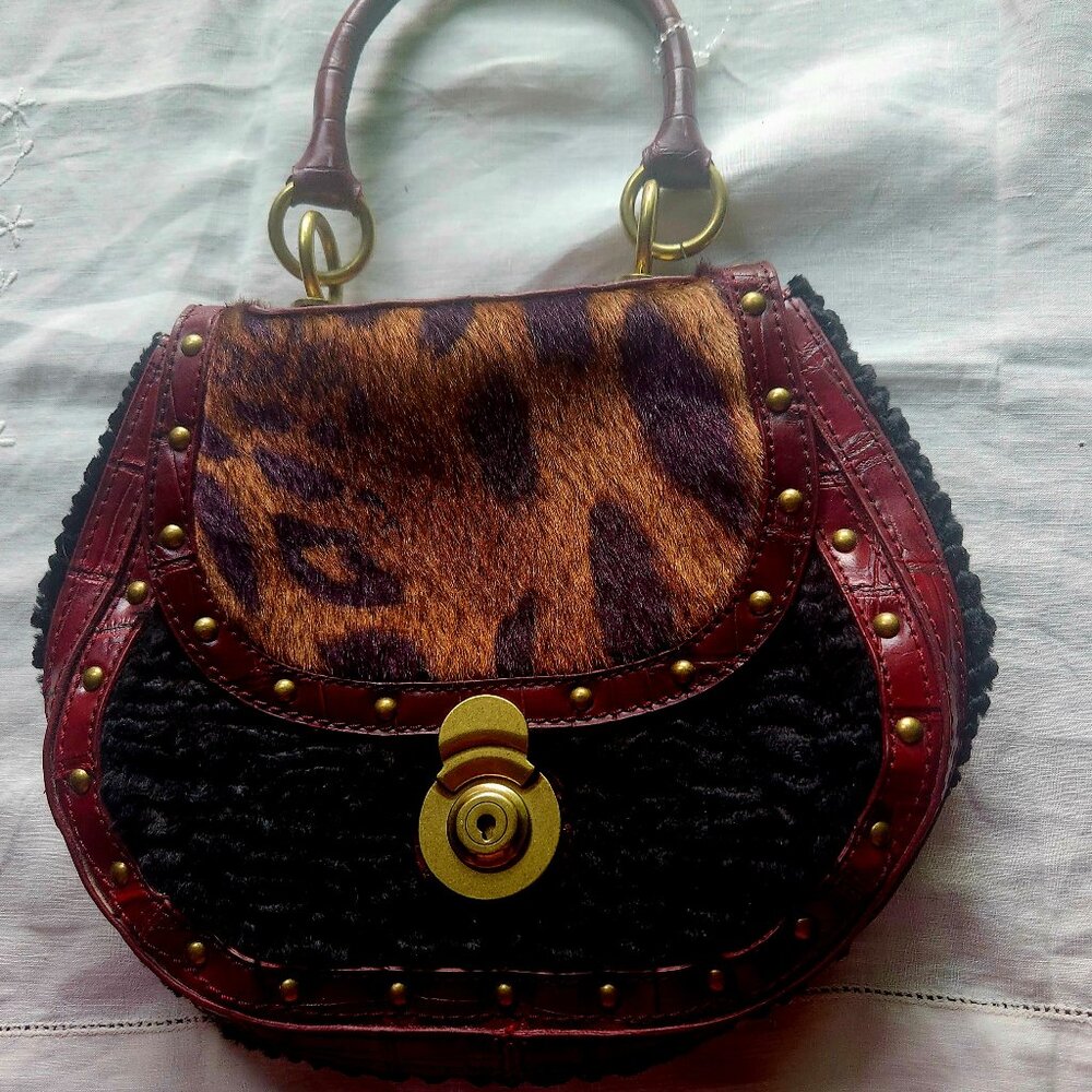 Vintage Boho Nine West  petite bag leopard print lining magnetic snap closure